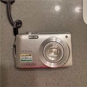 Nikon Coolpix S3300
